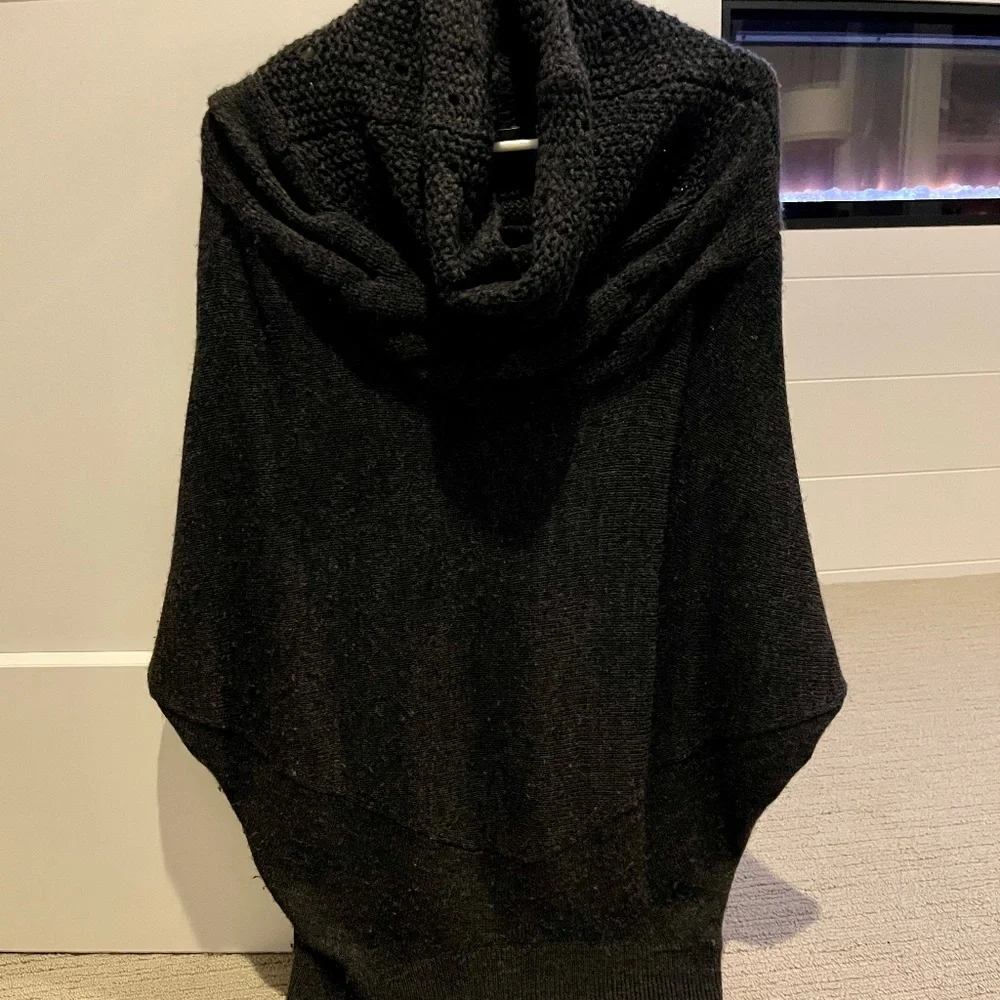 VINCE Cozy Knit Cowl Neck Short Sleeve Sweater Small - Picture 1 of 1